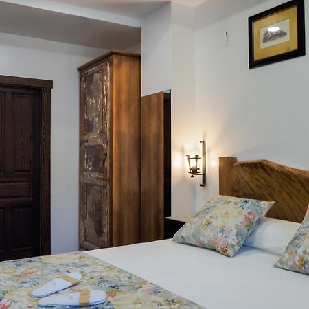 Posada Y Apartamentos Trebuesto De Guriezo Eksteriør billede