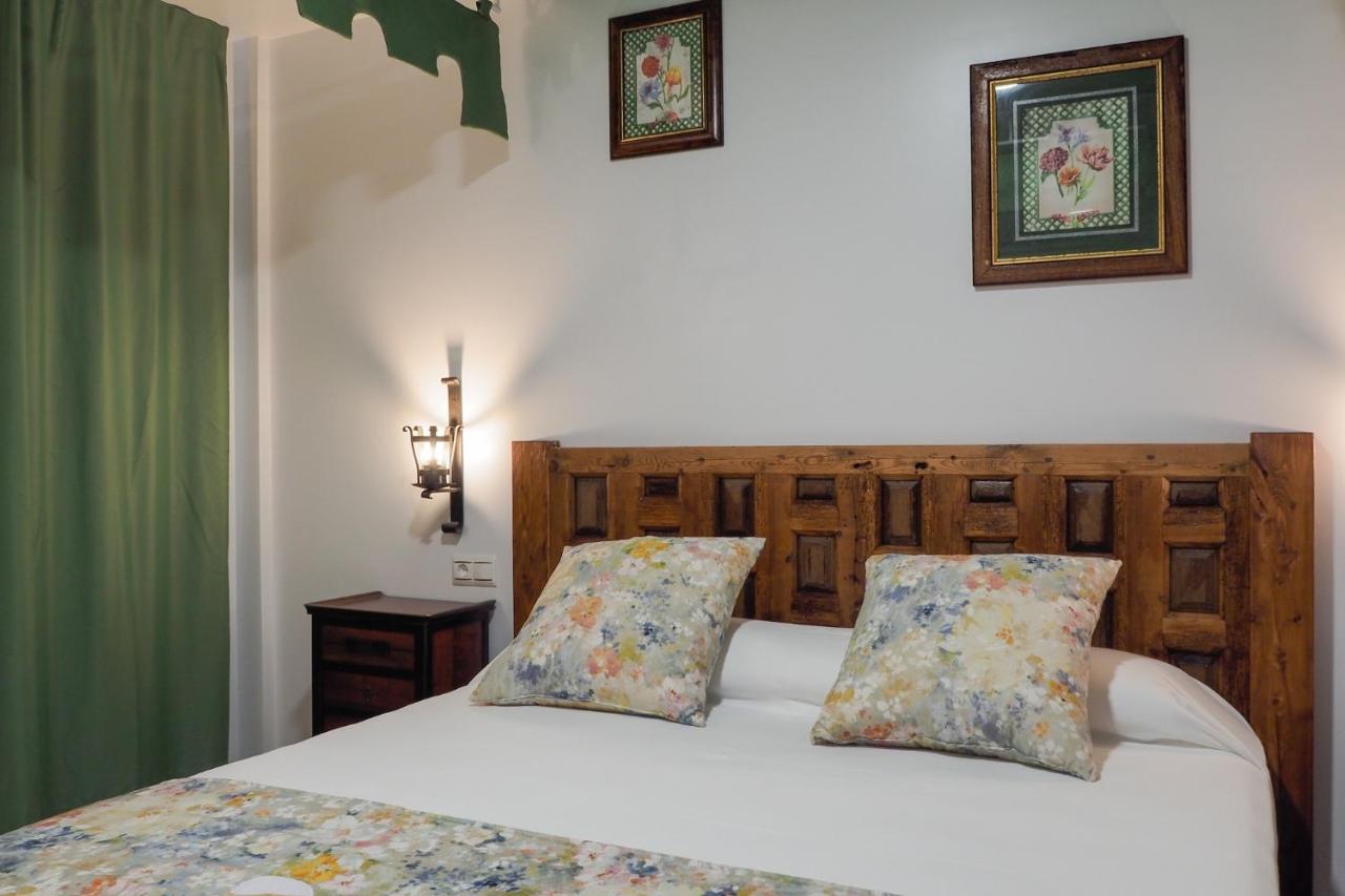 Posada Y Apartamentos Trebuesto De Guriezo Eksteriør billede
