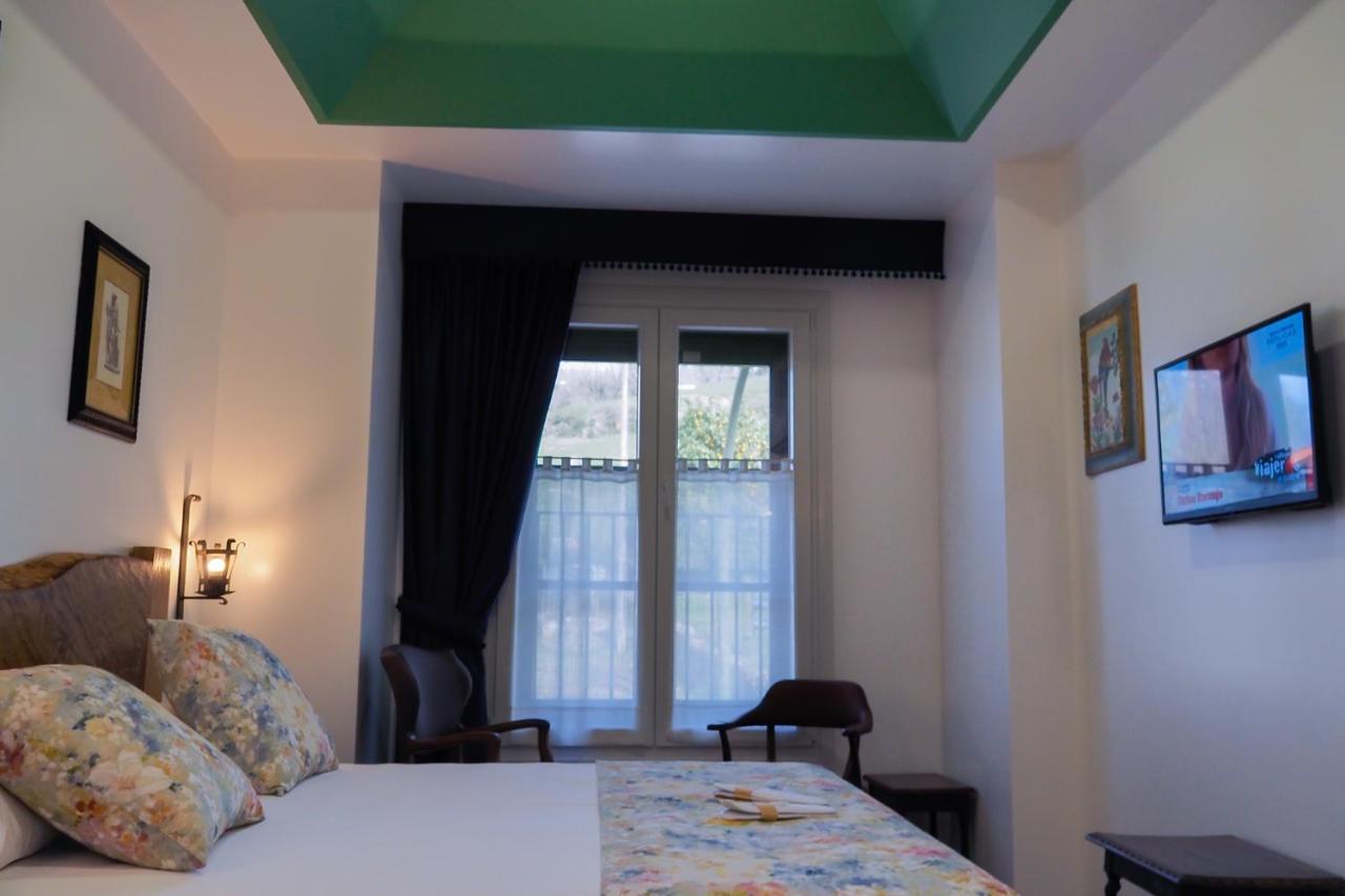 Posada Y Apartamentos Trebuesto De Guriezo Eksteriør billede
