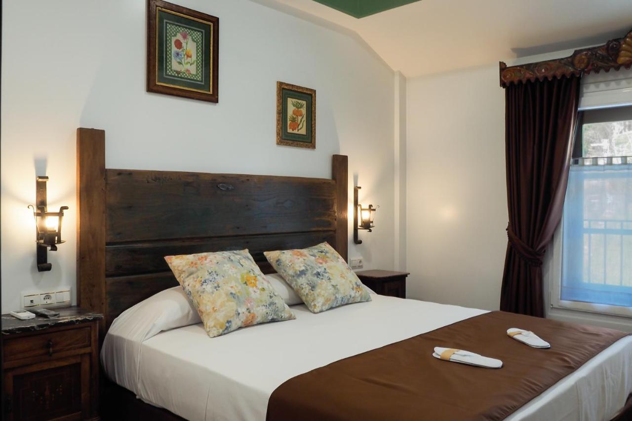 Posada Y Apartamentos Trebuesto De Guriezo Eksteriør billede