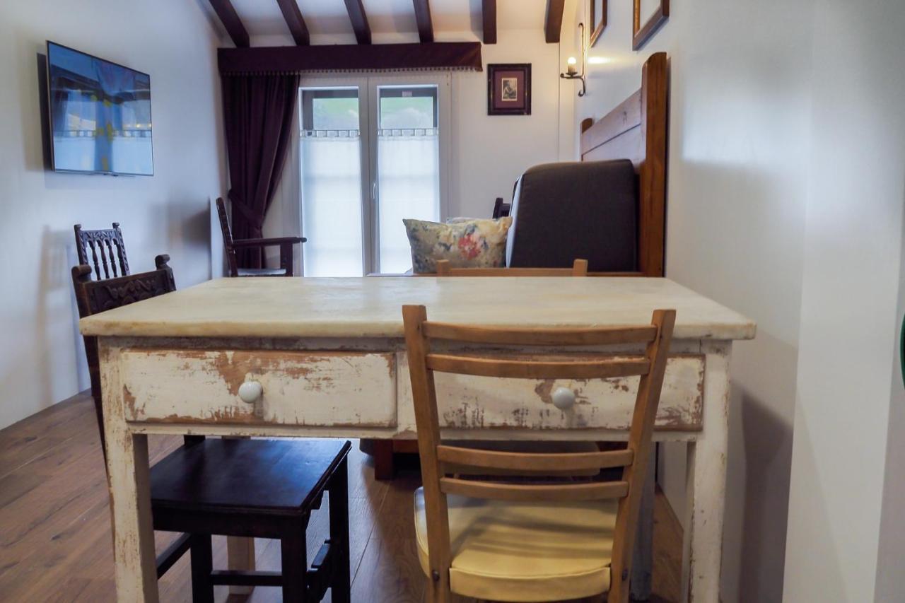Posada Y Apartamentos Trebuesto De Guriezo Eksteriør billede