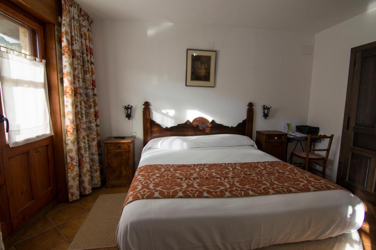 Posada Y Apartamentos Trebuesto De Guriezo Eksteriør billede