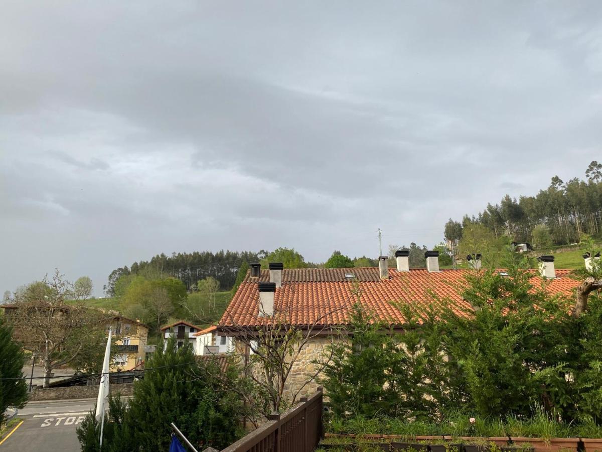 Posada Y Apartamentos Trebuesto De Guriezo Eksteriør billede